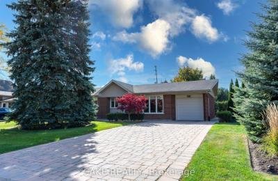 Luxury 4-Bedroom Bungalow in Kleinburg | Rare Find on a Premium Lot